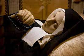 curiosity crime and cocktail time, real corpses, mummies, real mummies, preservation, embalming, natural embalming, saint bernadette, st bernadette