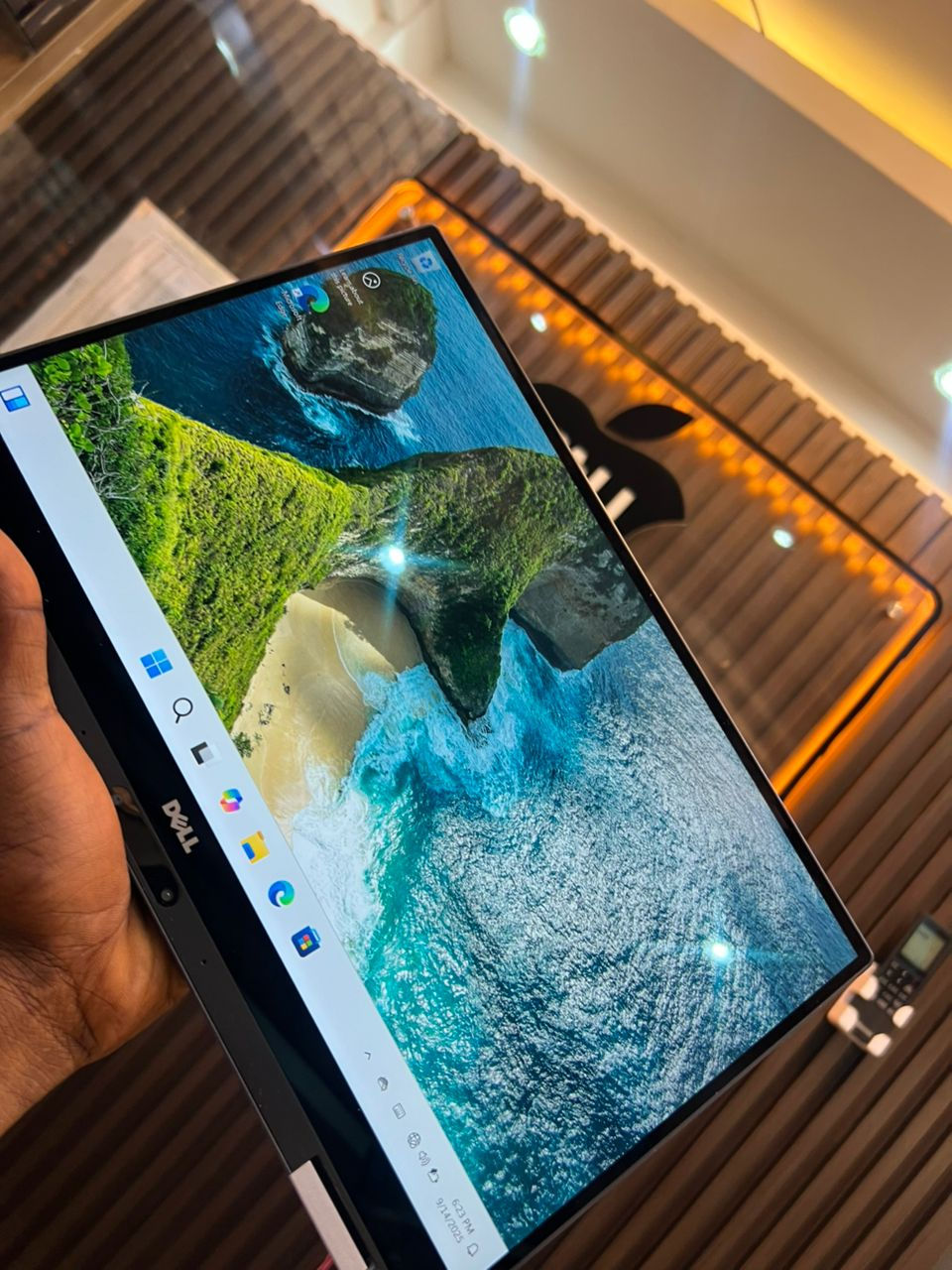 Thumbnail: Dell XPS 13 9380 360 rotate  Touchscreen fingerprint Intel core i7 7Gen 256gb ss