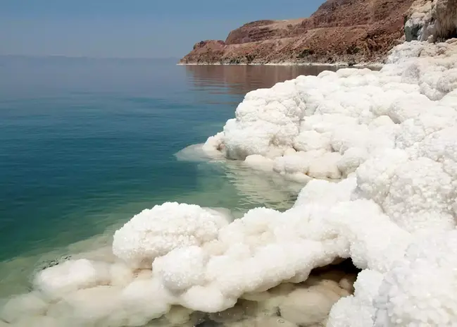 453668-dead-sea-salt-jordan.webp