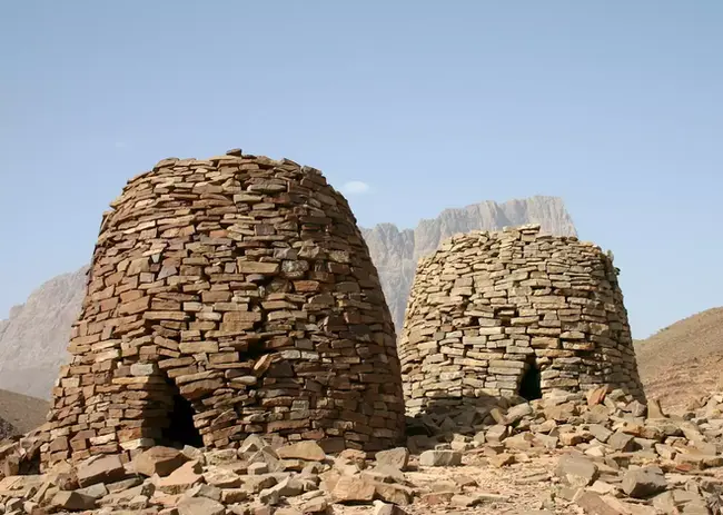 9314-beehive-tombs-bat.webp