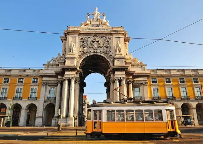1342395-praa-do-comrcio-lisbon.webp