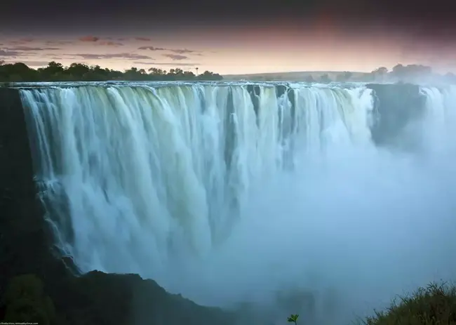 388908-the-victoria-falls.webp