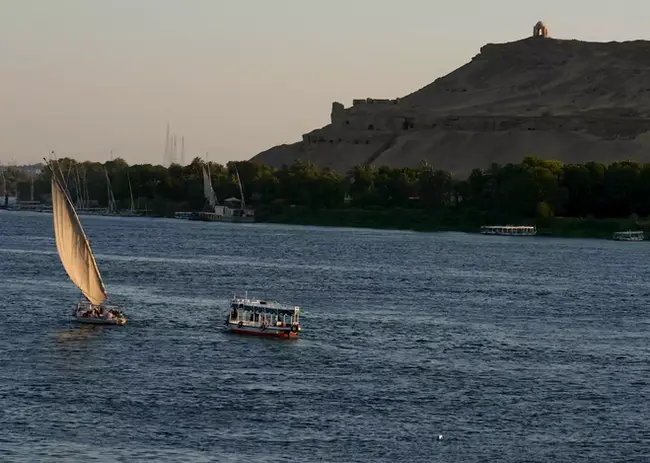 313749-the-nile-at-aswan.webp