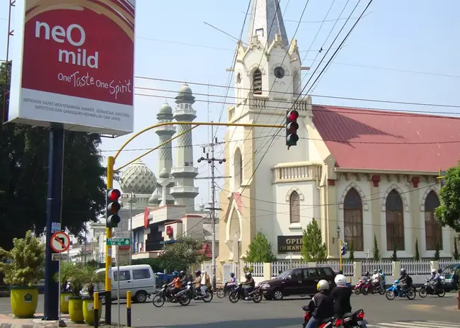373579-christianity-meets-islam-in-malang.webp