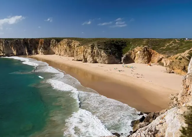1342514-coastline-near-sagres-algarve.webp