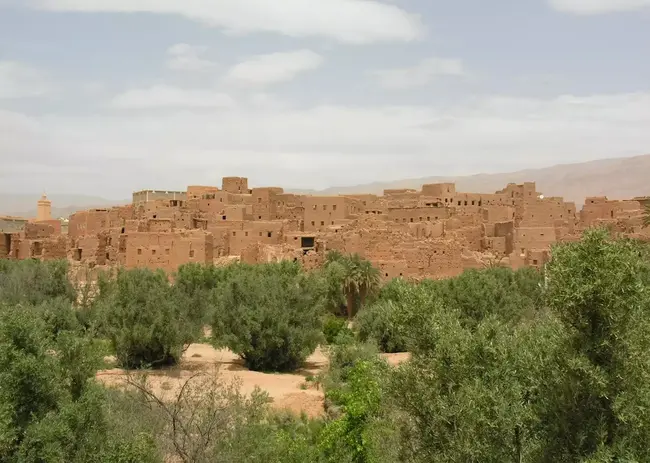 160539-old-kasbah-in-the-south-of-morocco.webp