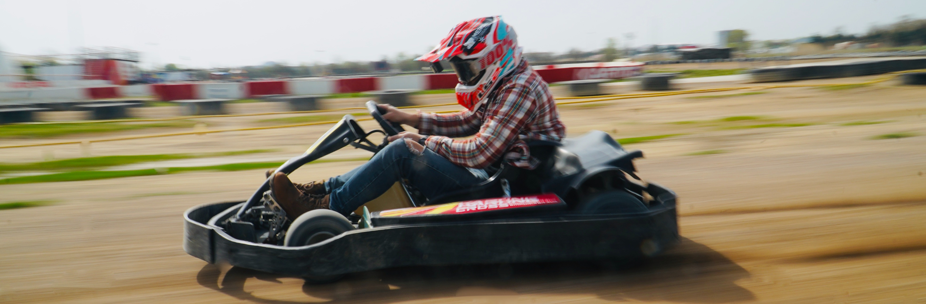Pista y karts de Karting Cross Empuriabrava