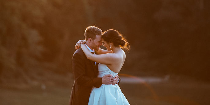The Full Wedding Experience
A $4K–$6K wedding photographer doesn’t just take pictures—they provide a seamless, stress-free experience from start to finish: