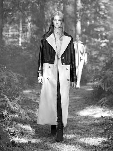A Luxury film for the collaboration of BURBERRY & Stella McCartney