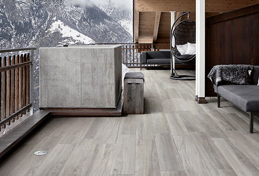 OSEZ LE CARRELAGE IMITATION PARQUET POUR VOTRE EXTÉRIEUR !