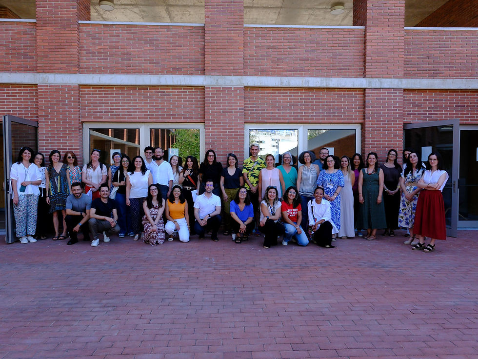 A group of people in front of Iscte's Building 4.