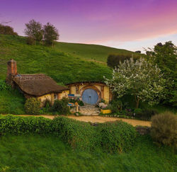 Hobbiton Movie Set