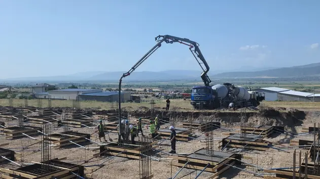 ინდუსტრიული მშენებლობა, საძირკვლის მოწყობა, კოლონების ფიქსაცია 3