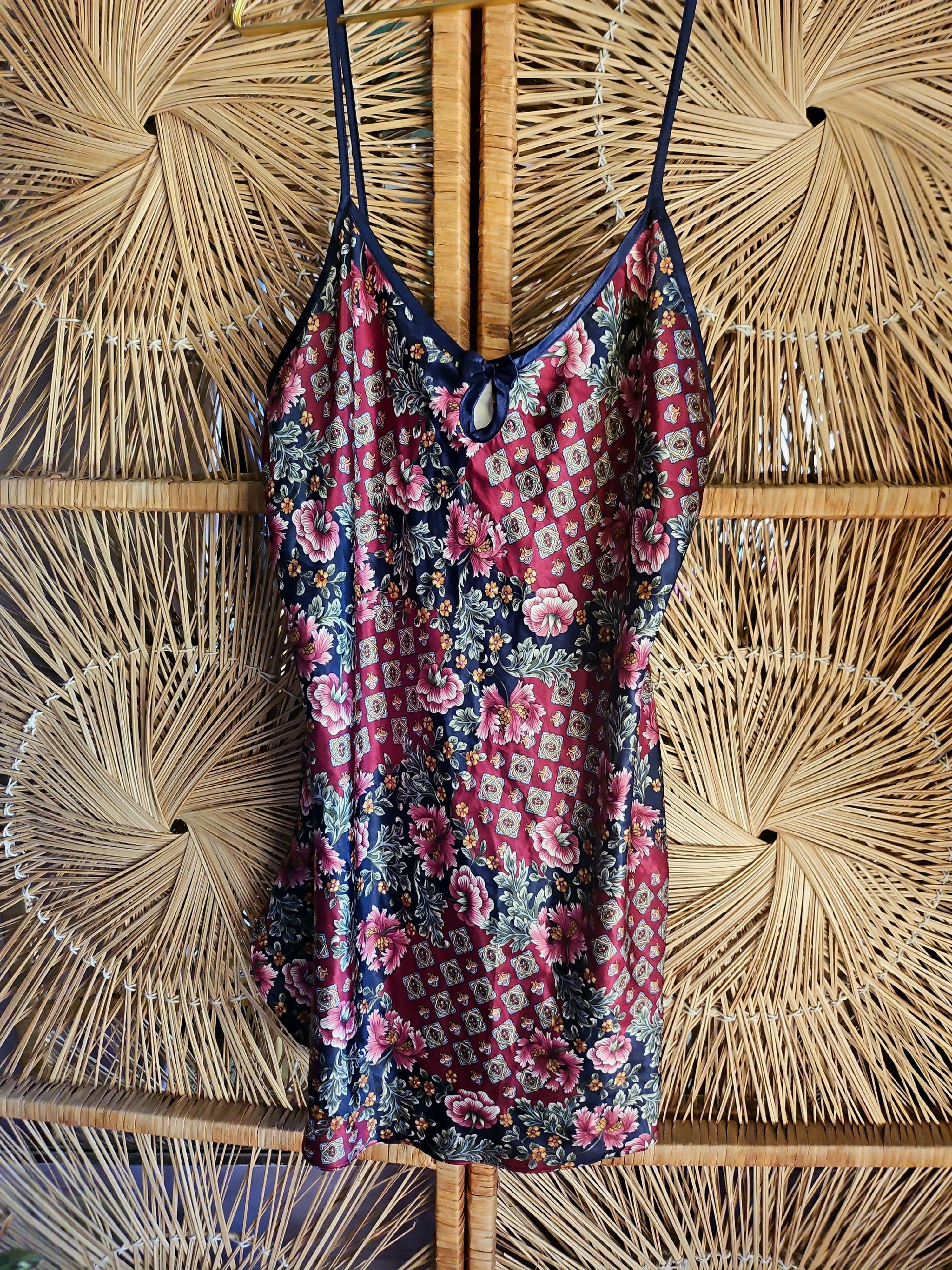 Expressions Regal Floral Slip