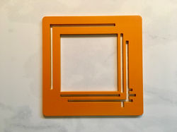 Sandias in bright orange gloss