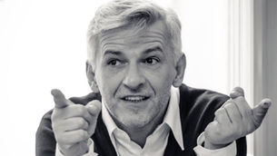 A civilekben bízik Alföldi Róbert