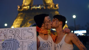 Franciaországban betiltanák az átnevelő terápiákat