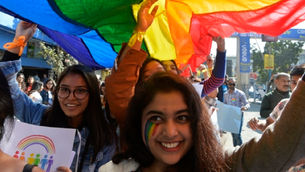 Leszbikus esküvő indiai módra