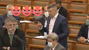 Majdnem elcsattant egy csók a Parlamentben