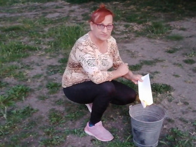 Csillag Tamara is elégette anyakönyvi kivonatát