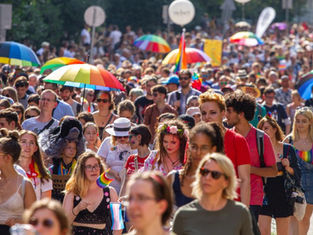 Betiltották, de a szervezők nem hátrálnak meg – lesz Pécs Pride-felvonulás