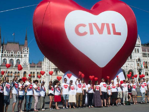 Visszavonnák a civileket megbélyegző törvényt?