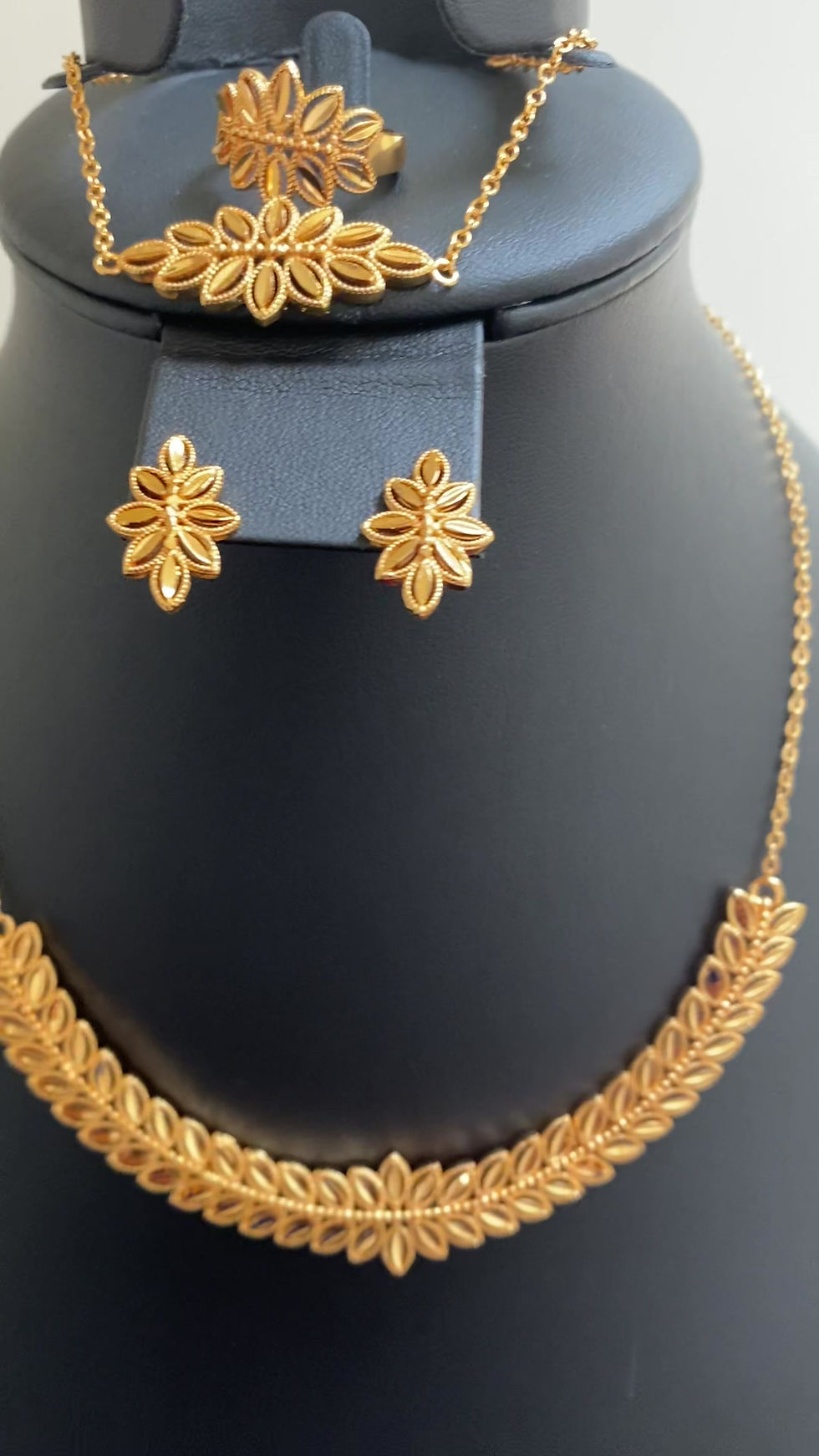 Thumbnail: Elegant Set