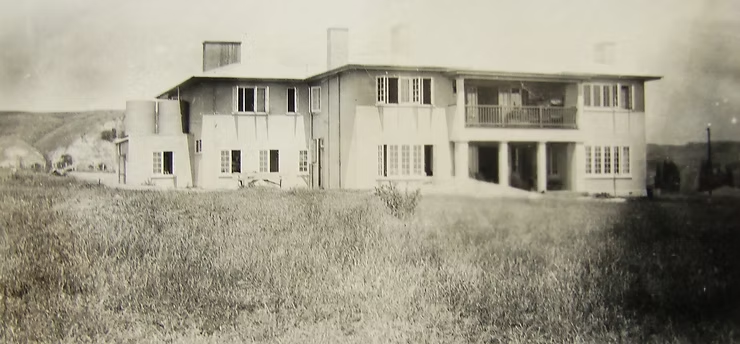 Summerlee homestead completed in 1926