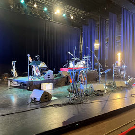 Geluidsopstelling podium