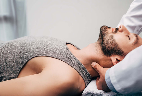 manuele behandelingen van nek bij man