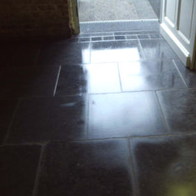 BLAUWE HARDSTEEN GRIJS GESCHUURD GETROMMELD