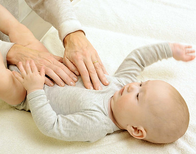 osteopaat behandelt baby