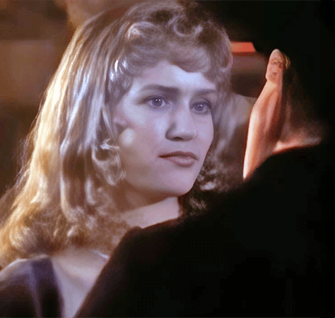 Rachel Robertson Knees and Squeezes 2 Men in the Balls in "Mack The Knife" (1989) - Ballbusting