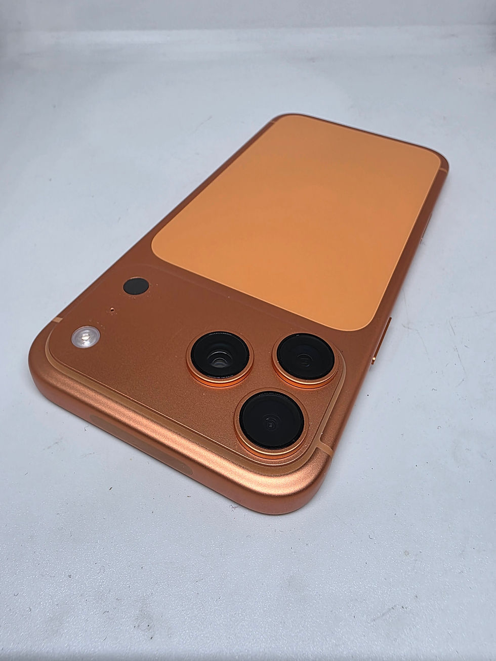 Miniatura: IPHONE 17 PRO MAX ($20,500)