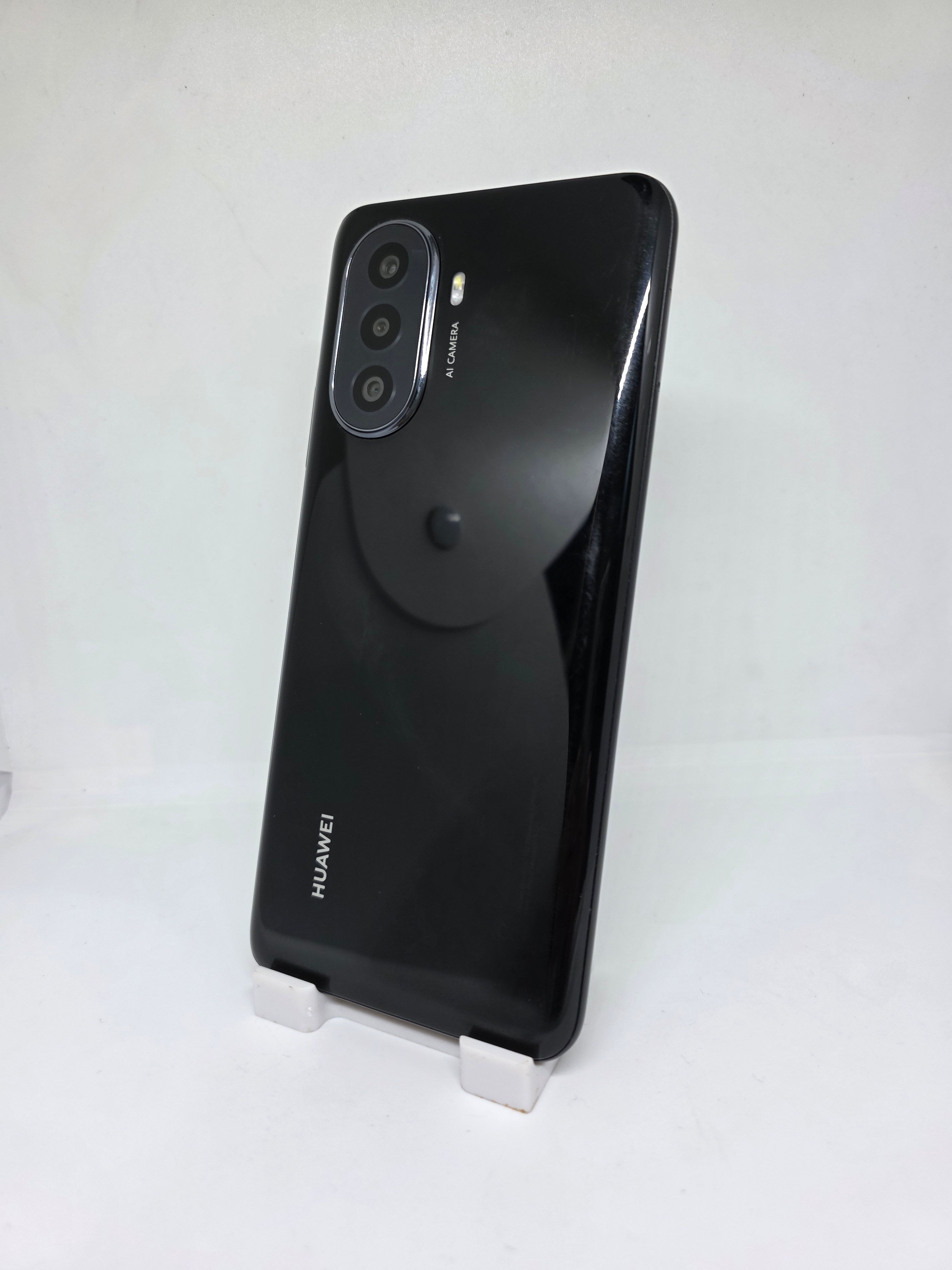 HUAWEI NOVA Y70 (128GB Y 4GB RAM)