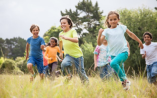 enfants jouant
