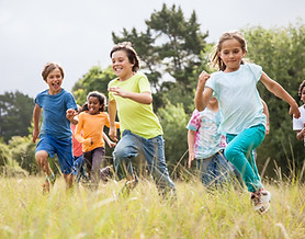 Animación para fiestas infantiles en Logroño, Animador para cumpleaños de niños en Logroño, don-animacion niños corriendo