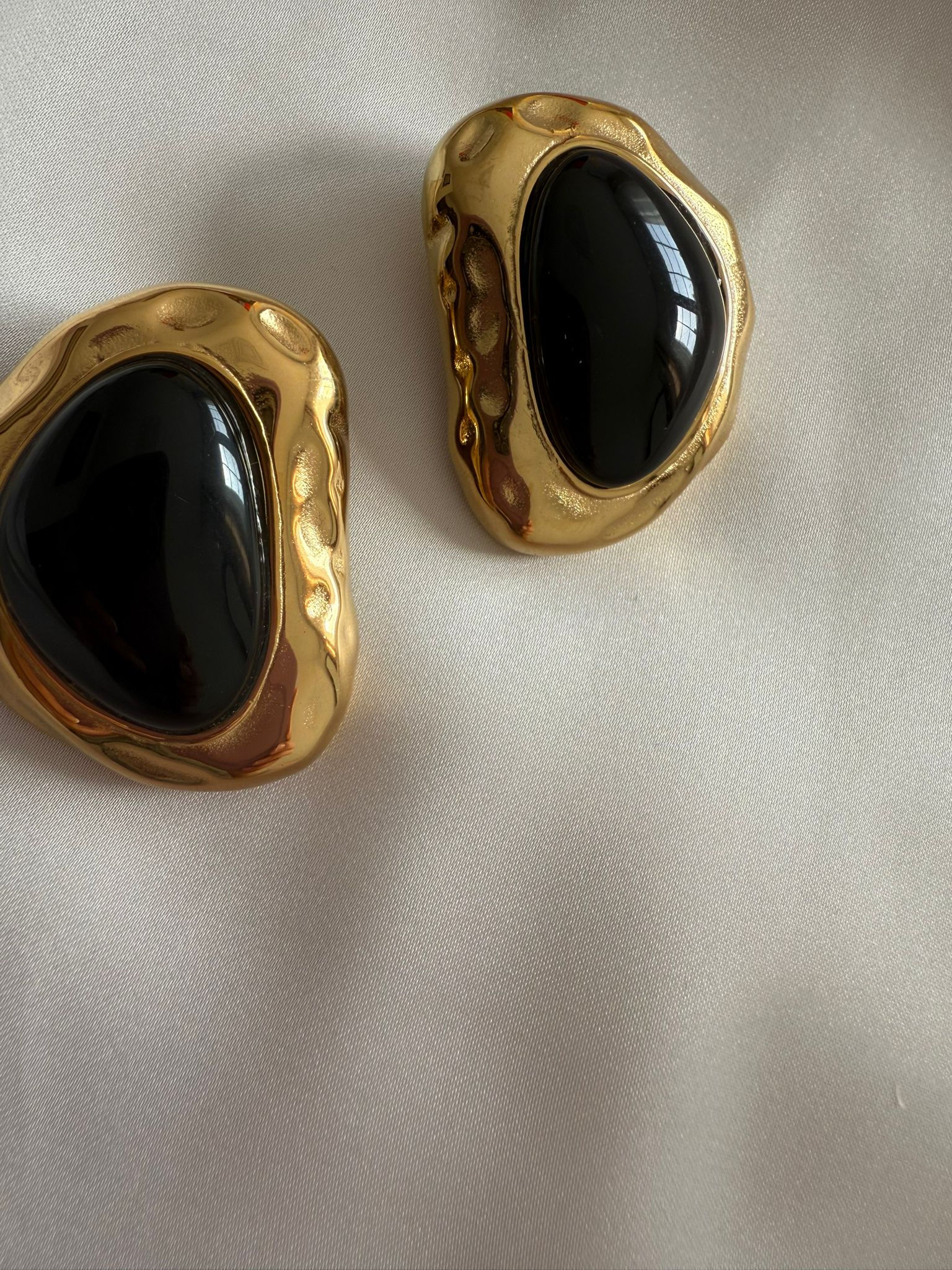 Pendientes Onyx Dorados