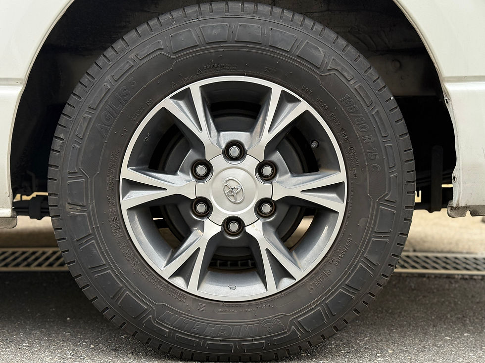 サムネイル： ハイエースバン 5型 ダークプライム2 マルチロールトランスポーター ナビ バックモニター 