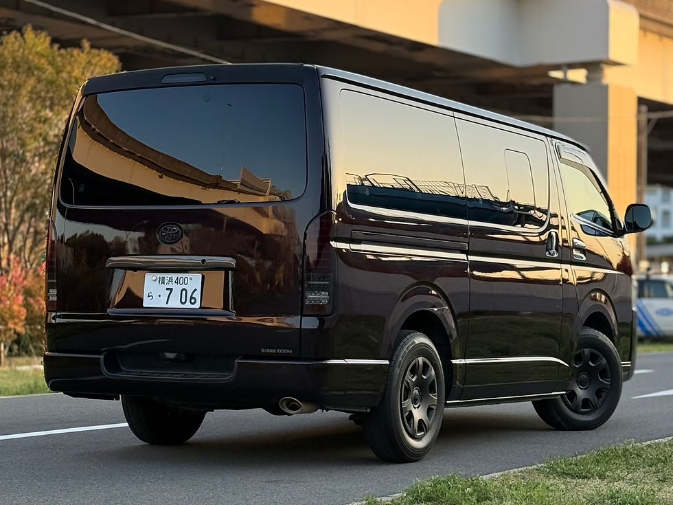 サムネイル： 【総額】 ハイエースバン ダークプライム 4WD ディーゼル AppleCarPlay バックモニター 車検令和9年3月【オートローン有】