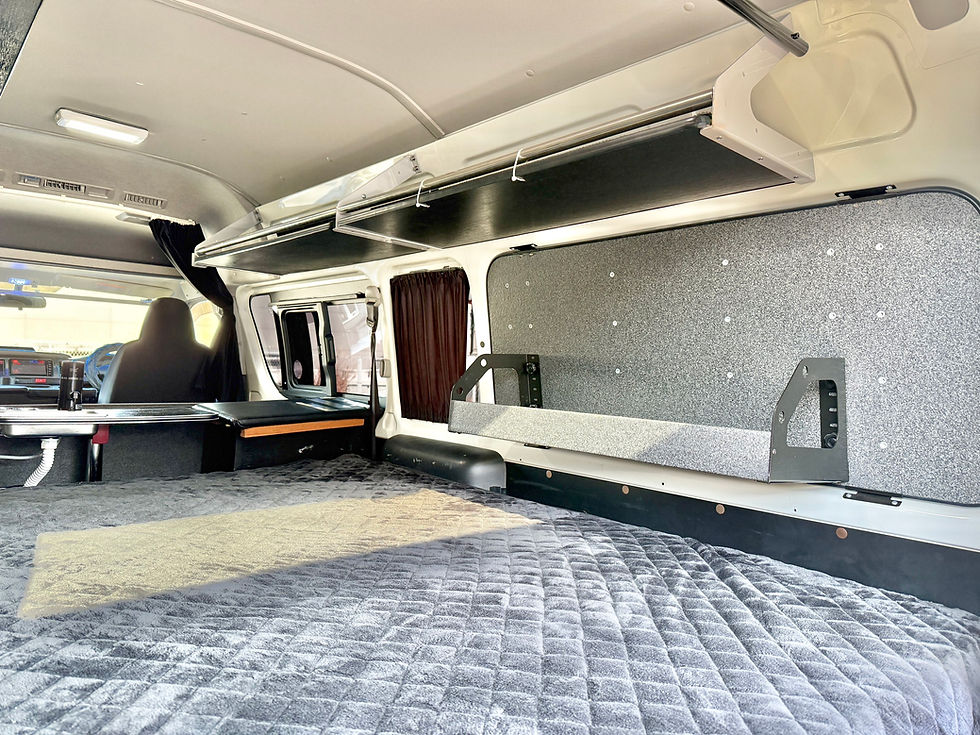 サムネイル： レジアスエースバン 5型 スーパーロング DXGL キャンピング ベッド 水道 リアエアコン