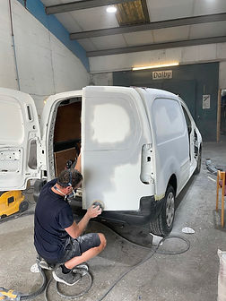 Body Repairs Caerphilly, Paint Spraying Caerphilly, Caerphilly Body Shop, MOT in Caerphilly, Paint Spraying Caerphilly