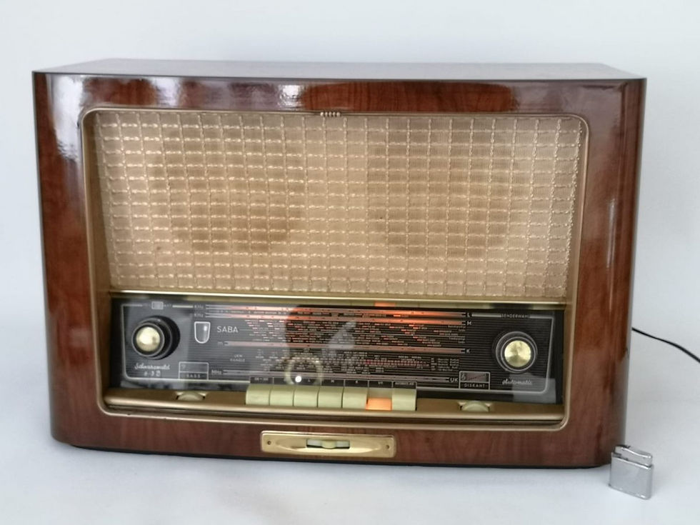 Saba Schwarzwald Automatic 6-3D Vintage Lambalı Radyo
