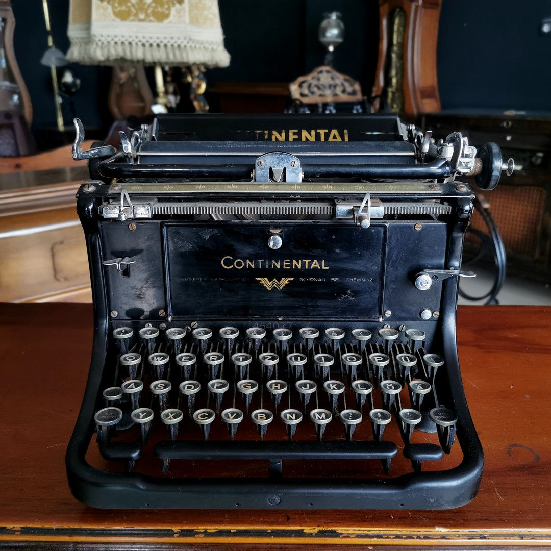 Continental Cam Tuş Antika Daktilo
