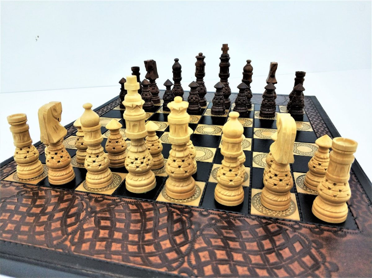 Özel Tasarım Deri Kaplama Satranç Seti