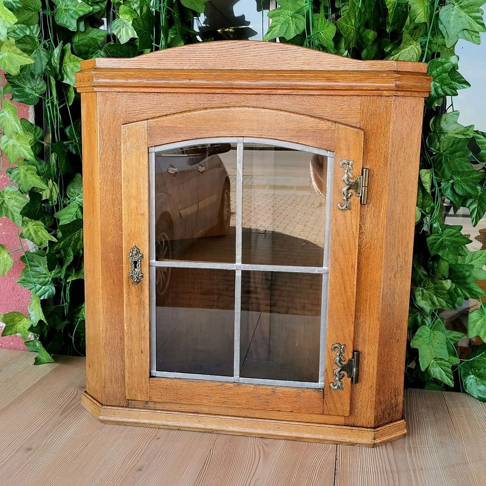 Küçük resim: Vintage Komple Ahşap Kasa Ecza Dolabı 1970/80