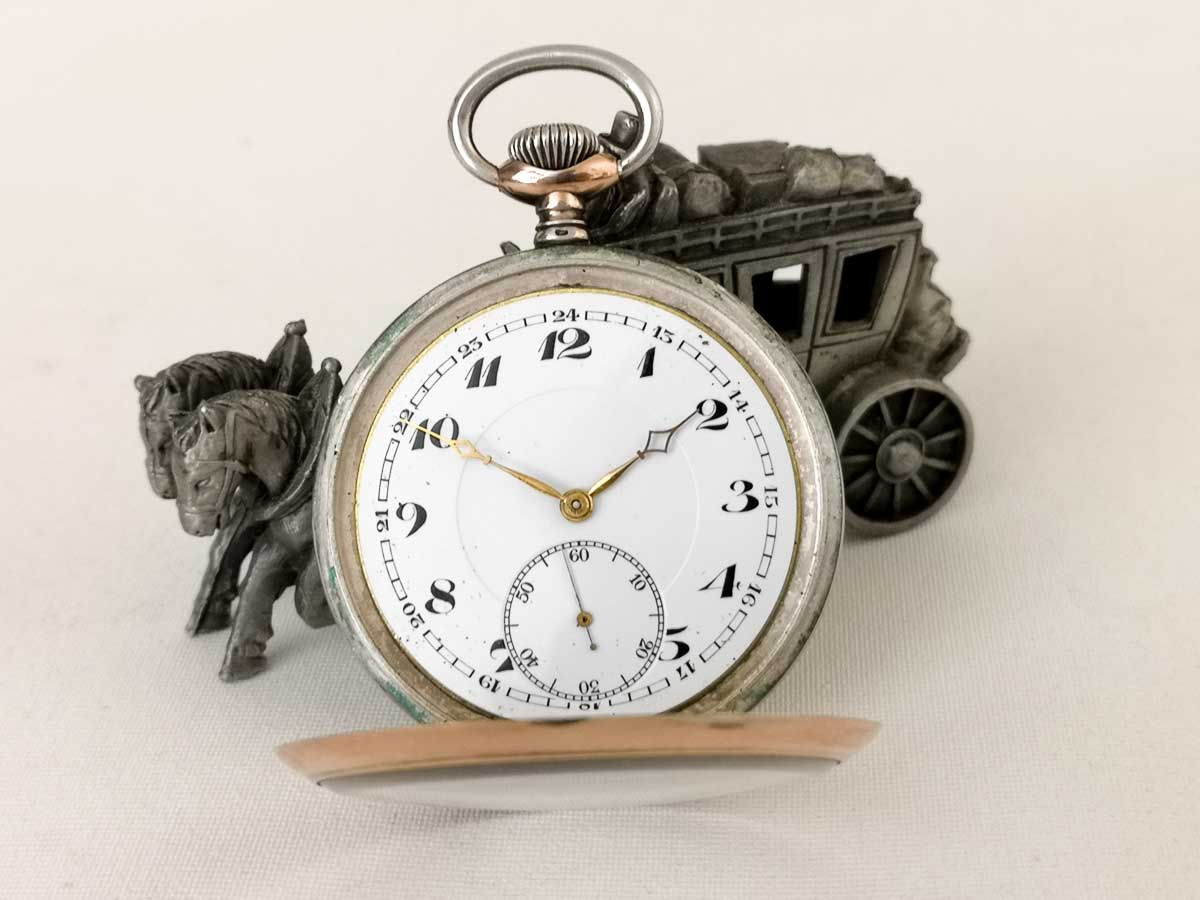 İsveçre Üretimi Orjinal Gümüş Kasa Sezar Gravürlü Revue Antika Köstekli