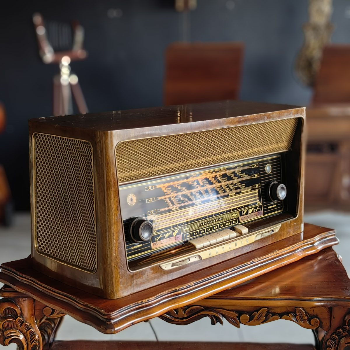 Antika Grundig Type 3090 Lambalı Radyo