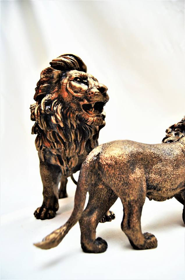 Küçük resim: Özel Tasarım Aslan Aile Biblo