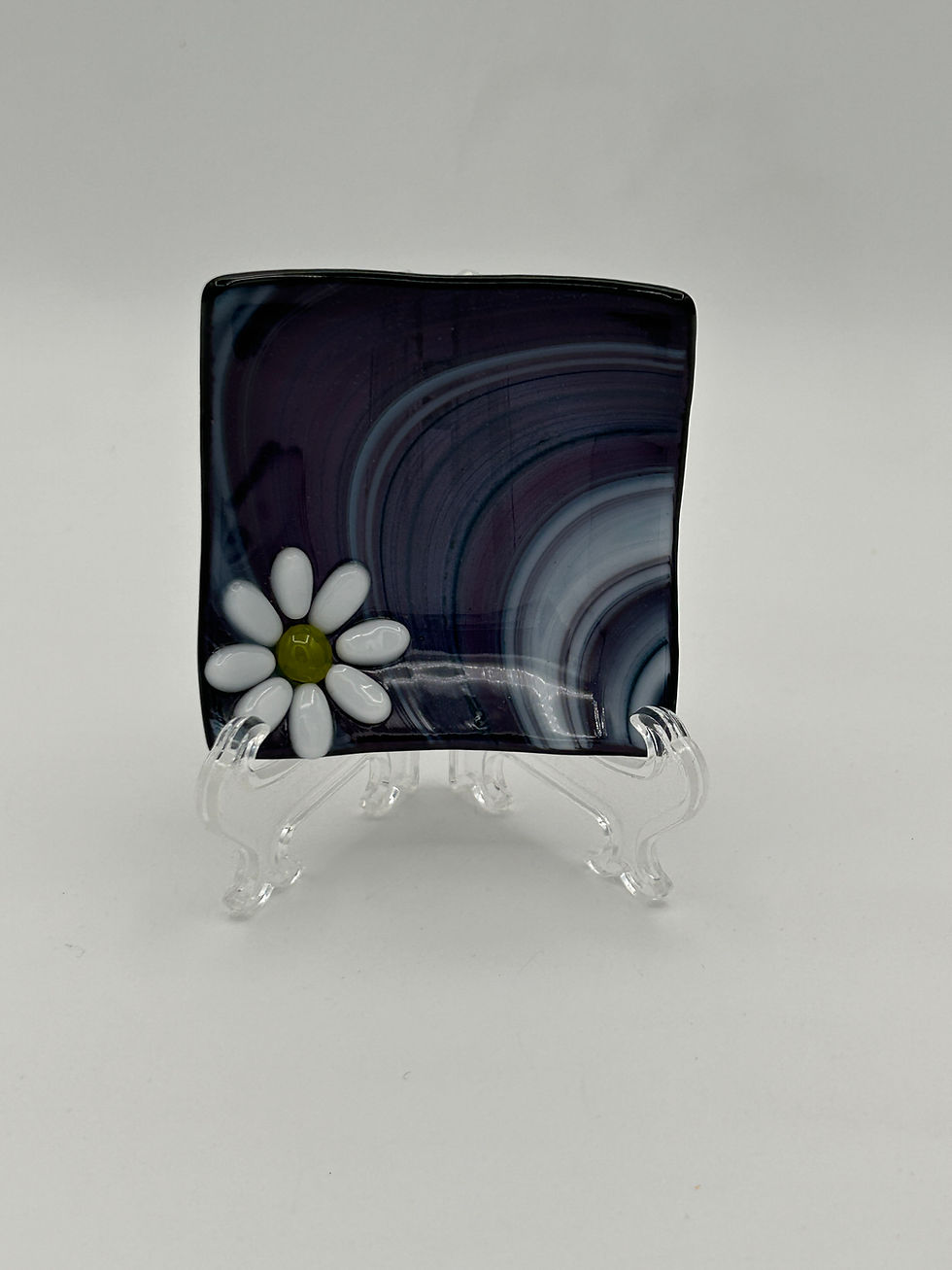 Thumbnail: White Daisy Trinket Dish